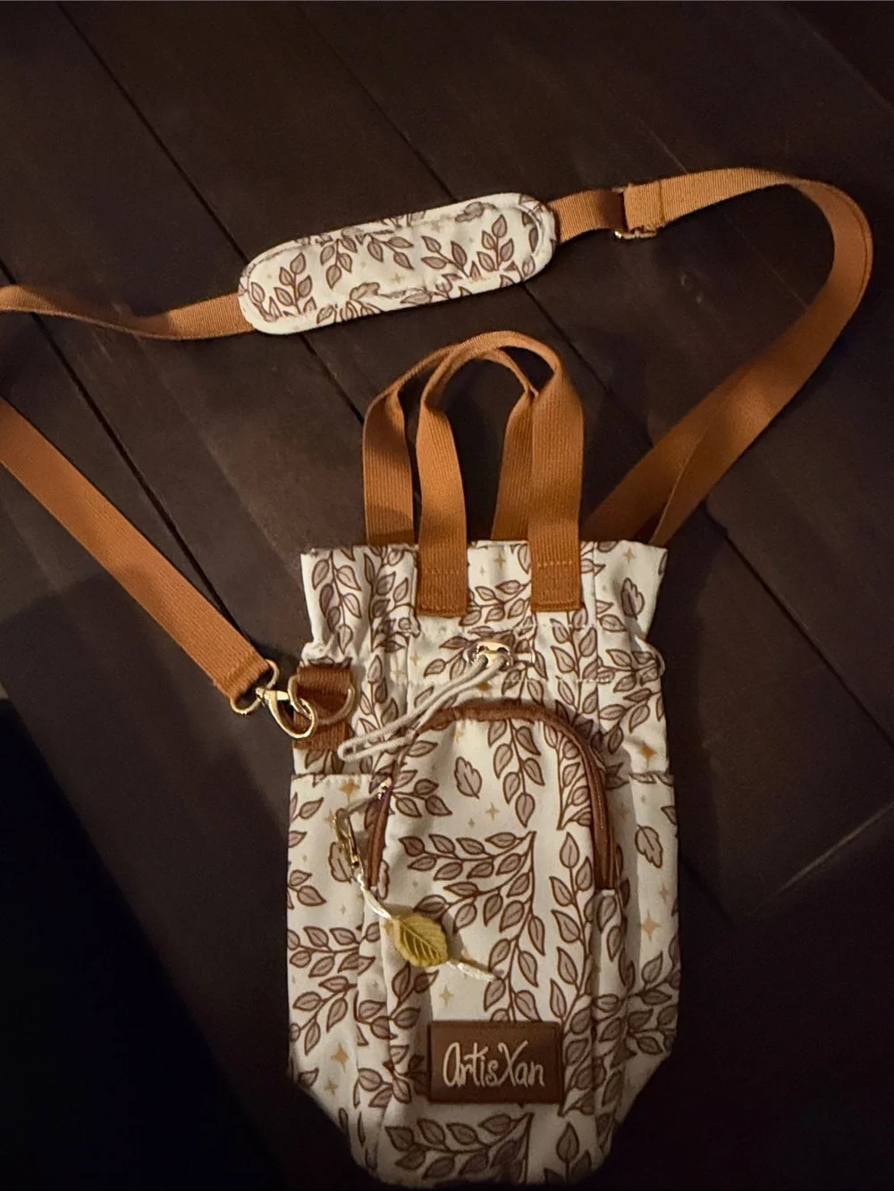 Artisan Cream and Tan Leaf-Print Crossbody Water Bottle Tote